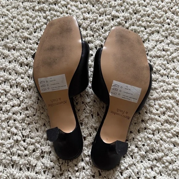 🖤 Abercrombie & Fitch Puffy Twist Heels 🖤 - Picture 7 of 7